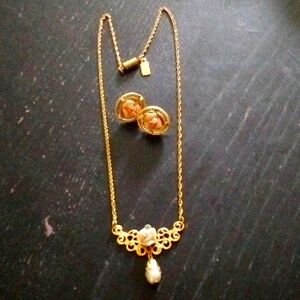 1928 porcelain rose and pearls necklace and Earrings